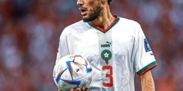 Mazraoui ambitieux avant la CAN 2025 : « C’est chez nous, on doit briller »